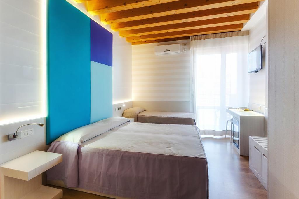 Hotel Helen Каорле Екстер'єр фото
