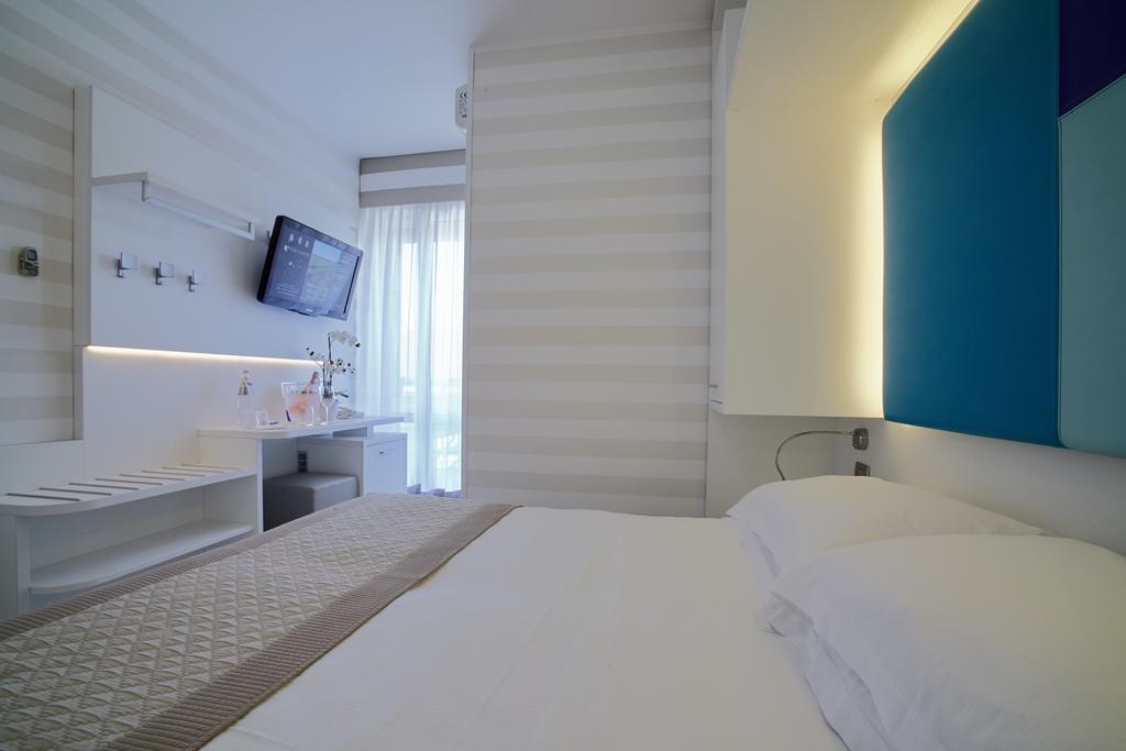 Hotel Helen Каорле Екстер'єр фото