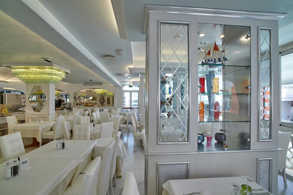 Hotel Helen Каорле Екстер'єр фото