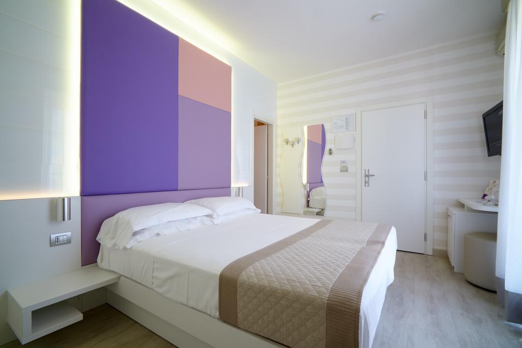 Hotel Helen Каорле Екстер'єр фото